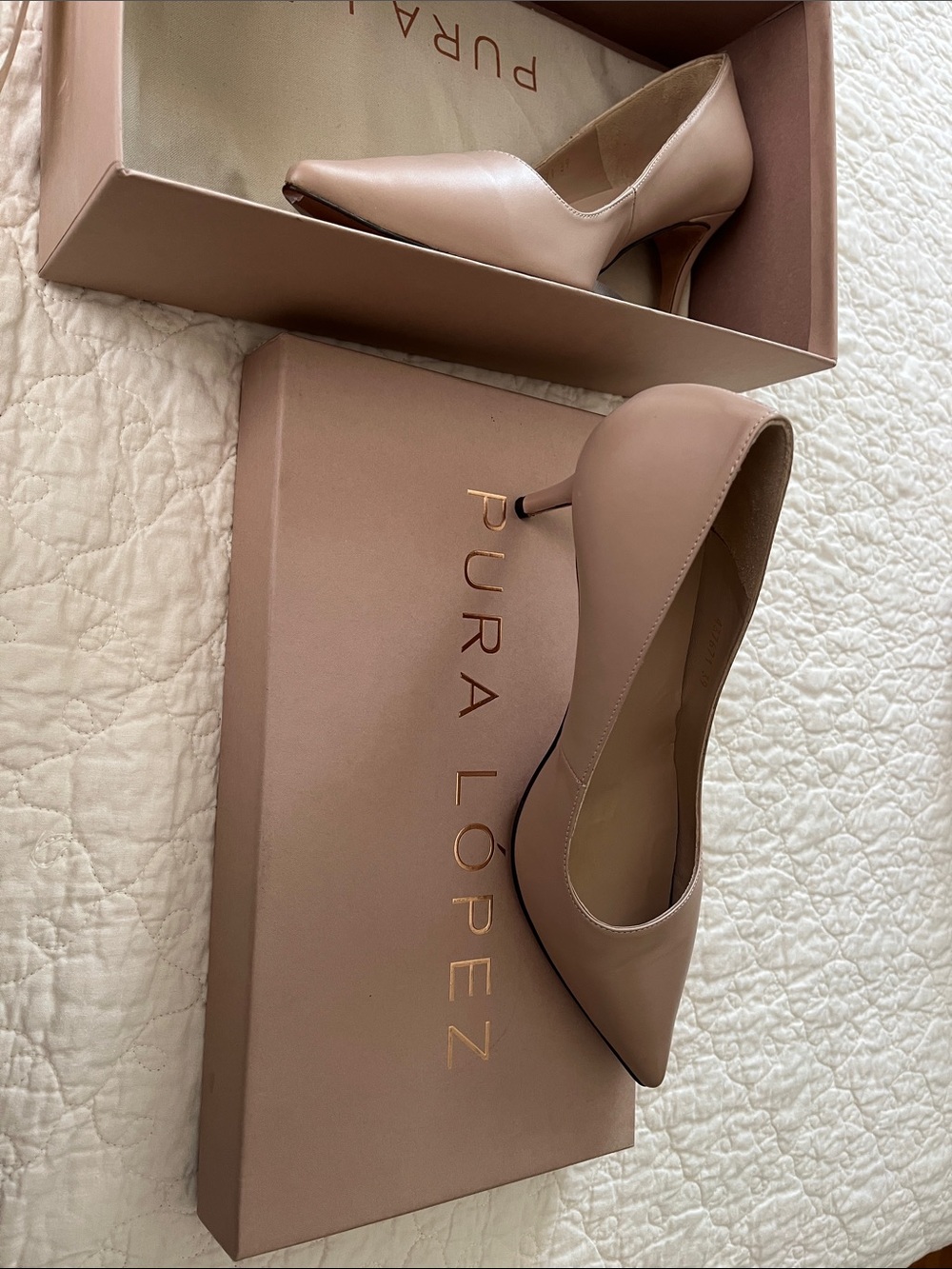 Pura Lopez Blush Pointed-Toe Leather Pumps Size 39 Made in Spain